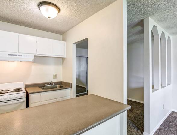 $2,400 / 2br - 930ft2 - Live in Popular Downtown Location - Washer/Dryer in 2 Bedroom (Charleston)64016107216003120