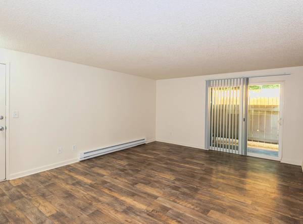 $1,345 / 1br - $500 SAVINGS NOW + Desirable 1B - Small Complex, Open Floorplan (Tigard)63914738538498121