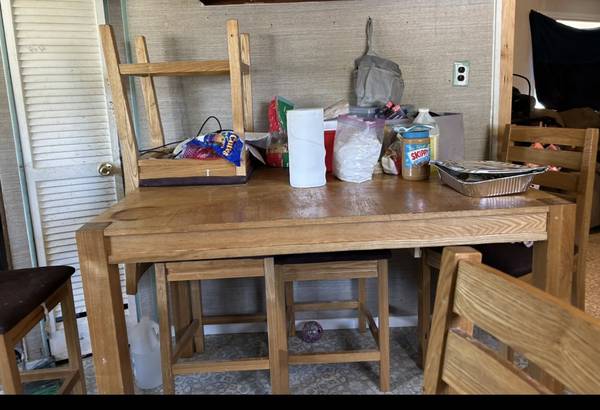 Kitchen table 1