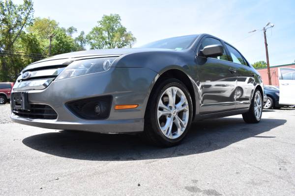 2012 FORD FUSION SE 2.5 4 CYLINDER AUTOMATIC IN GREAT SHAPE 1
