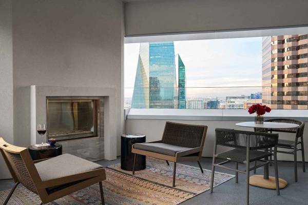 $2,929 / 1br - 965ft2 - INDULGE IN THE ART OF LUXURY LIVING ~ NEW RESIDENTIAL TOWER (DOWNTOWN DALLAS)63796375619331123