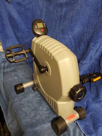 CANDO Magnetic Pedal Exerciser 1