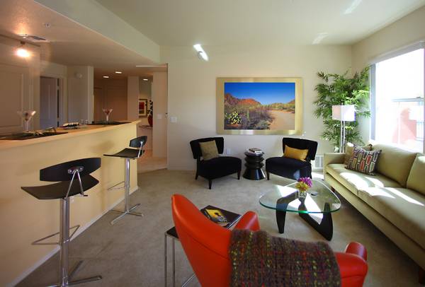 $1,365 / 1br - 800ft2 - 2 Months FREE!!! Huge 1 Bedroom with large patio! Stunning Pool!! (North Phoenix)64024820456961120