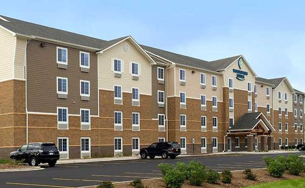 $1,624 / 1br - Recorra Hoy, Instálese Inmediatamente - ¡Sin Contrato ni Depósito Requerido! (951 N. Frontage Road, Darien, IL)63771197078273120