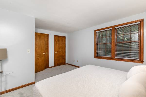 $1,000 / 1br - $1,000 All-Inclusive Room w/ Outdoor Pool + Parking (Haverhill)63699544977153121