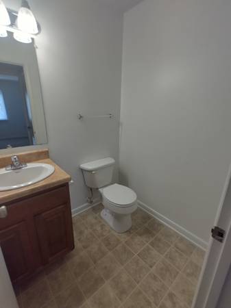$1041.00 / 2br - 840ft2 - Cozy 2 Bed 1.5 Bath Apartment in Lynchburg, VA - Available 9/5/2025 -63852072002435123