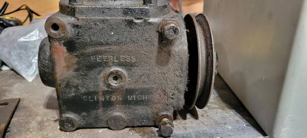Simplicity sunstar  mower gear case 1