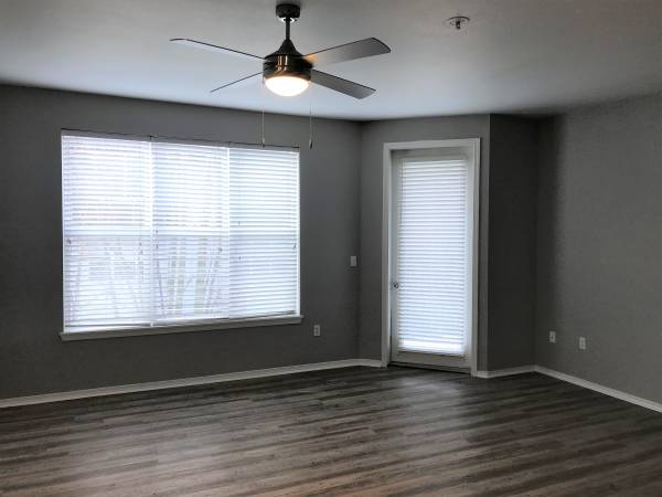 $2,350 / 2br - 1163ft2 - Open the Door to Possibilities: Experience Living at Its Very Best! (Beaverton - Nike)63831753516033122