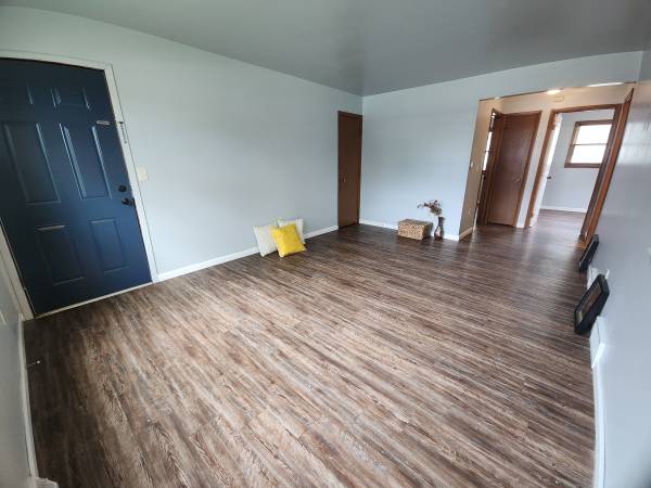 $895 / 2br - 450ft2 - Updated 2 bedroom, 1 bath Lower 4-Plex! - 1860 Evans St., Oshkosh (Oshkosh)63845967458689123