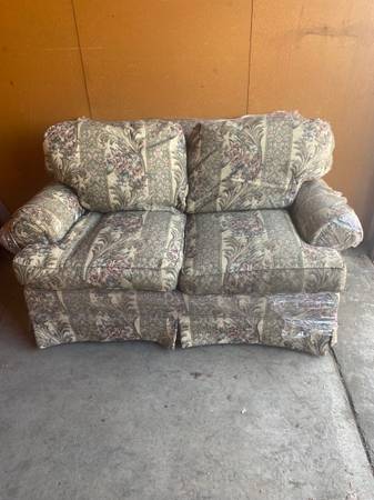 Couch/Loveseat matching set 1