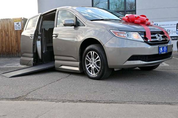 2011 *Honda* *Odyssey* *5dr EX-L* DORADO - $27,900 (Accesible para Sillas de Ruedas)63619677840513121