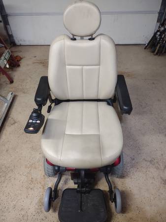 Power wheelchair 1