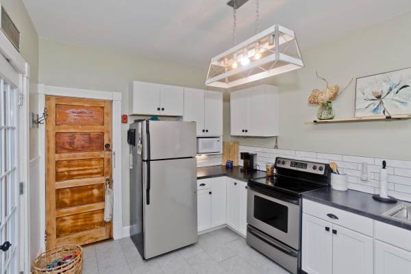 $259,900 / 2br - 768ft2 - 27 Goodwin Street, Springfield, MA 01151 (Springfield, MA)64017047132801121