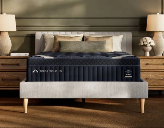 Dreamcloud Luxe Hybrid King Mattress 1