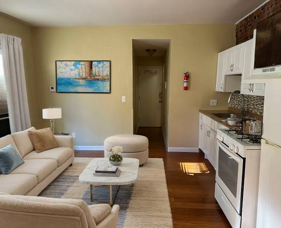 $2,100 / 1br - East Boston 1 Bed/1 Bath Apartment | Meridian St (East Boston)64141618152577123