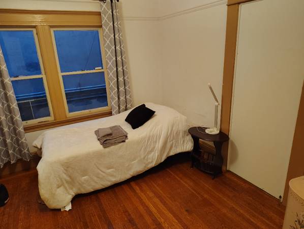 $1295.00 / 1br - Single up to five bedroom apartment on Haste and Telegraph South Berke63879905166595123