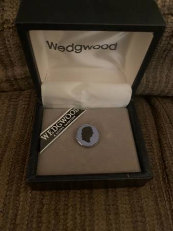 Wedgewood Tie Pin 1