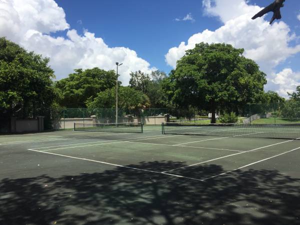 $2,450 / 3br - $2450 REMARKABLE 3B/2B IN VILLAS DE VENEZIA (SUNRISE)64001845688961122
