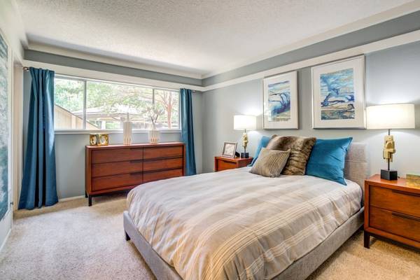 $3,235 / 2br - 1010ft2 - Cochera, cerca del parque para perros, claraboya (fremont / union city / newark)63668061329409124