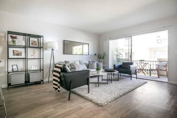 $2,450 / 1br - 736ft2 - Love Where U Live? Check Out This Modern 1+1 Avail Oct/Nov Hold Now (Torrance, Ca)64035740633985121