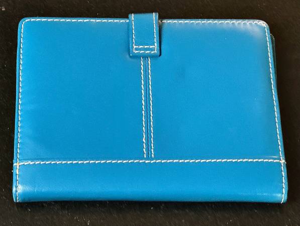 🟦 Nordstrom Wallet, Snap Buckle, Interior Pockets/Sleeves (brand