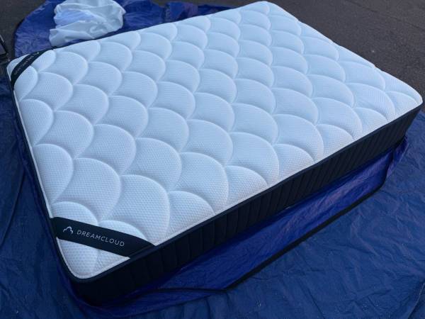 Queen DreamCloud Classic Mattress 1