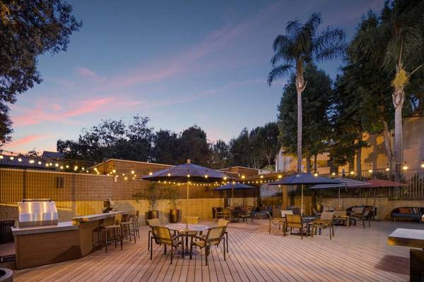 $2,751 / 1br - 1000ft2 - en Thousand Oaks CA, listo para cable, 1/hab (491 W Gainsborough Rd, Thousand Oaks, CA)63668270975235120