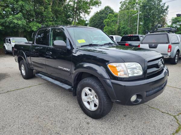 2005 Toyota Tundra Limited Crue Cab 4x4 sin óxido, historial limpio en Carfax - $9,995 (Rowley)63615443927555122