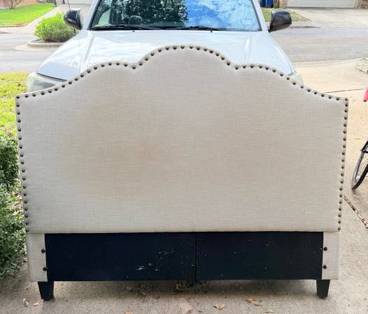 Free- upholstered headboard 1