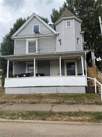 $875 / 2br - 2 bed half off deposit 2nd floor apt $875/month on 7th (Canton)63661042477569120