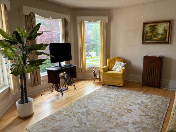 $1,650 / 3br - 1000ft2 - Furnished three bedroom apartment (Alpena)64037724330883120