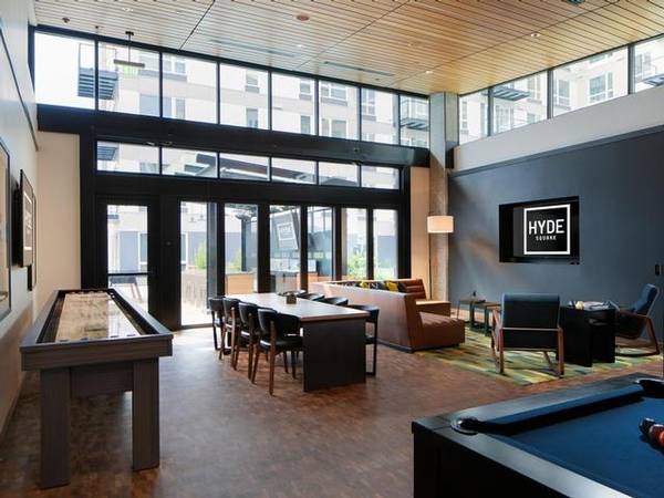 $3,285 / 2br - 1037ft2 - Vaulted ceilings in all apartment homes, Available in most units (Bellevue - Crossroads)63852483362563120