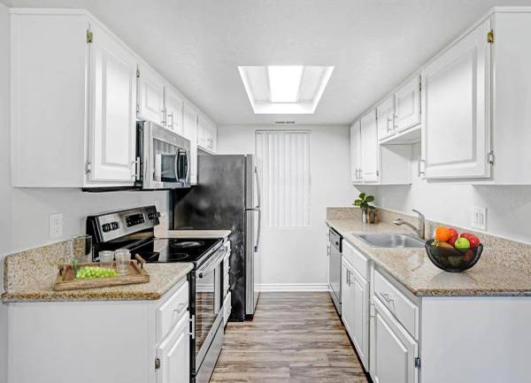 Limited Availability! 2 BR w/ Fireplace & Dog Park Access 1