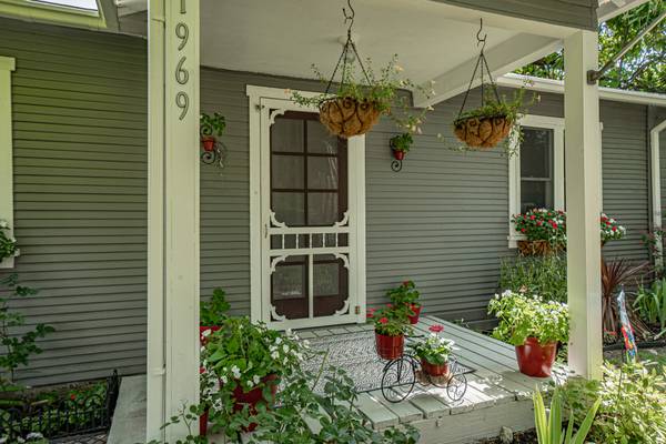 $375,000 / 3br - 1709ft2 - UpDated 3 Bed 2 Bath House HUGE Yard for ADU, Duplex, In Law Potential (Grants Pass)64318773295361123