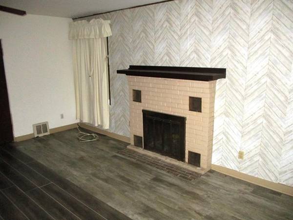 $1,335 / 2br - 2 Bedroom Home - Normal (502 E Willow)63897746390402124