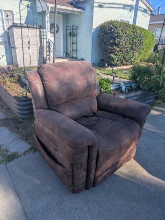 Free recliner 1