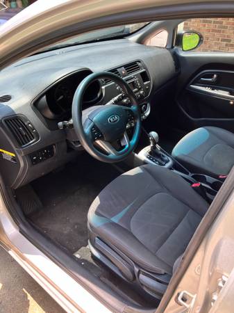 2013 kia rio - $2,00063613568176385124