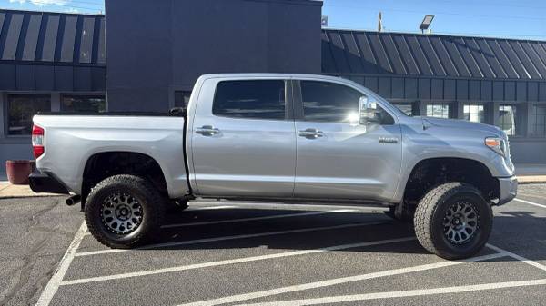 2018 Toyota TUNDRA 4WD Platinum - Photo 2