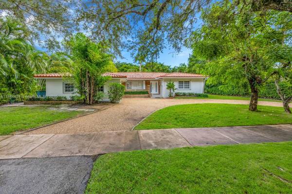 $7,200 / 4br - 1845ft2 - 🔑 4/2 SOUTH MIAMI:  Get It Now  Spacious Light-Filled Updated 4-Bedroom Home (South Miami)64049275592706120