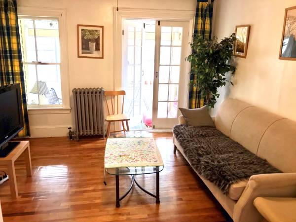 $1,150 Dos habitaciones acogedoras con compañeros de cuarto limpios para estudiantes de posgrado cerca de la Línea Naranja (Malden, Oak Grove)63614178373505122