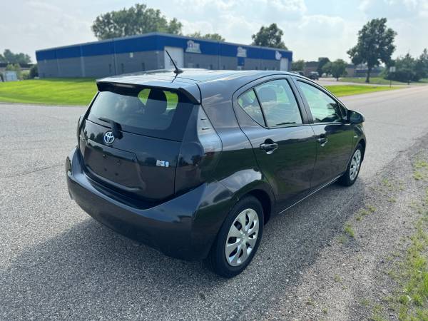 2013 Toyota Prius C Dos - $7,850 (Minneapolis)63470776625793124