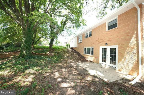 $1800.00 / 2br - Newly Renovated 2 BR in College Park Woods63779126809347120