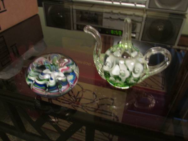 Vintage Joe St Clair paperweight 1