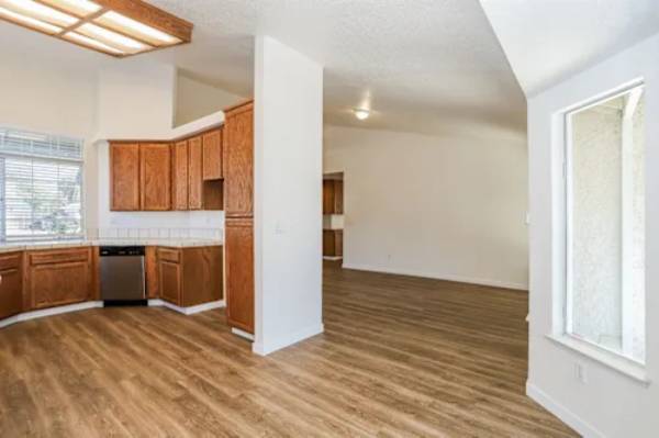 $1,500 / 3br - 1240ft2 - STAY IN PARADISE (Elk Grove)64043493181825124