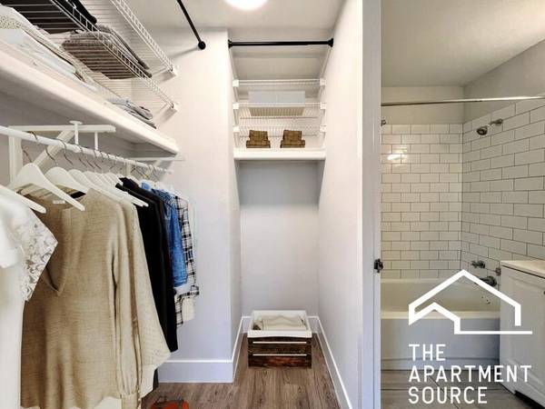 $1,725 / 500ft2 - Great Studio in Gold Coast (Chicago)63960148986371123