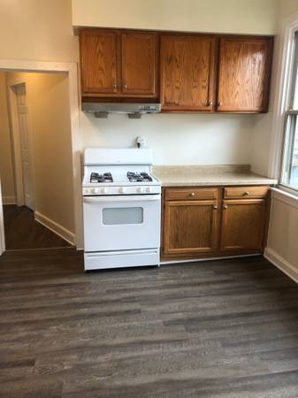 $1,575 / 3br - 1200ft2 - 3 BEDROOM IN BRIDGEPORT ( 956 W 29th Street) (BRIDGEPORT)63781516648577123