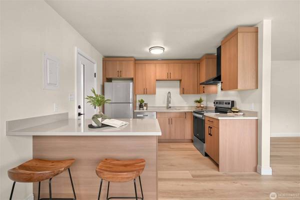 $1,600 / 2br - 1000ft2 - Walk to Downtown! Remodeled 2BR Duplex w/ Parking in Lettered Streets (Bellingham)63920957485698122