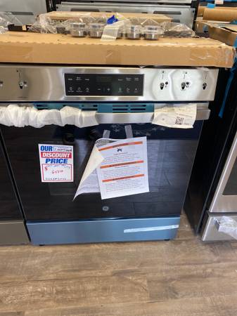 GE Slide in Gas Range with Griddle Stainless Steel Warranty 1