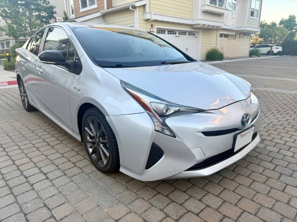 2016 TOYOTA PRIUS III 52 MPG EXCELENTE ESTADO - $10,900 (ingleside / SFSU / CCSF)63624196092161121