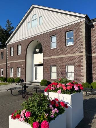 Professional office suites available for rent in Olympia 1